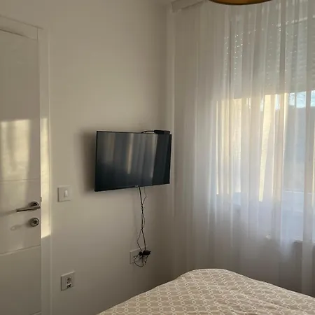 Sms Gold 2 Apartman *